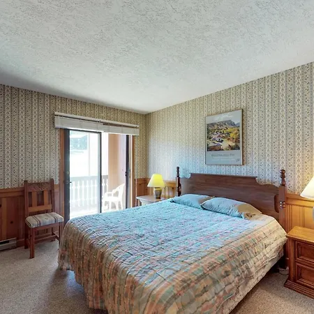 Snowfire 208B Apartment